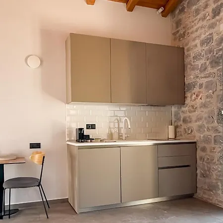 Eleonas Apartament